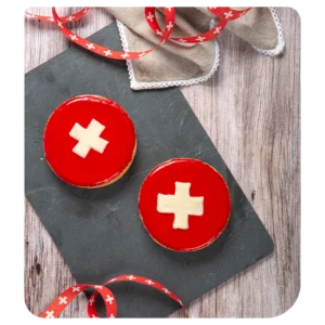 Caracs suisses décorés d’une croix suisse pour l’atelier pâtisserie spécial 1er août de La Fabrique